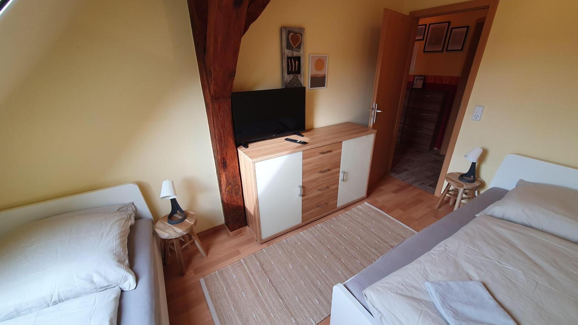 Ferienwohnung Im Gutshof Direkt Gegenueber Dem Schloss, Rhododendronpark Mit Terrasse Und Wlan Kromlau Ngoại thất bức ảnh